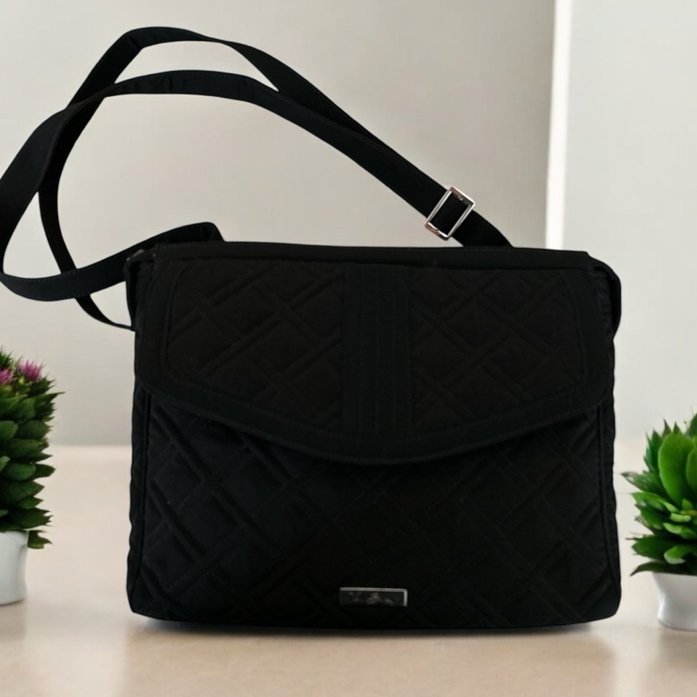 Vera Bradley Classic Black Glenna Shoulder Bag Microfiber Purse Minimalist